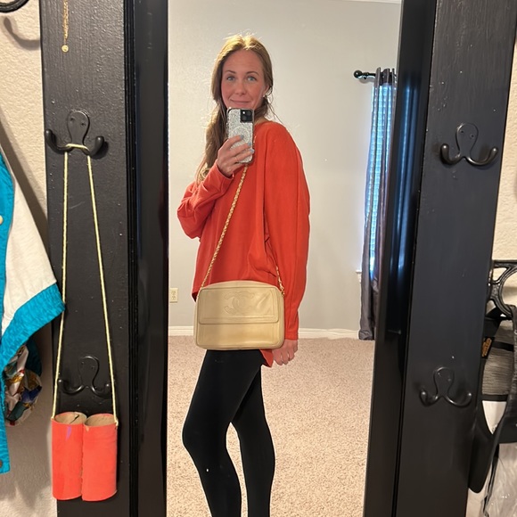 Vintage cream Chanel camera bag - Picture 8 of 9